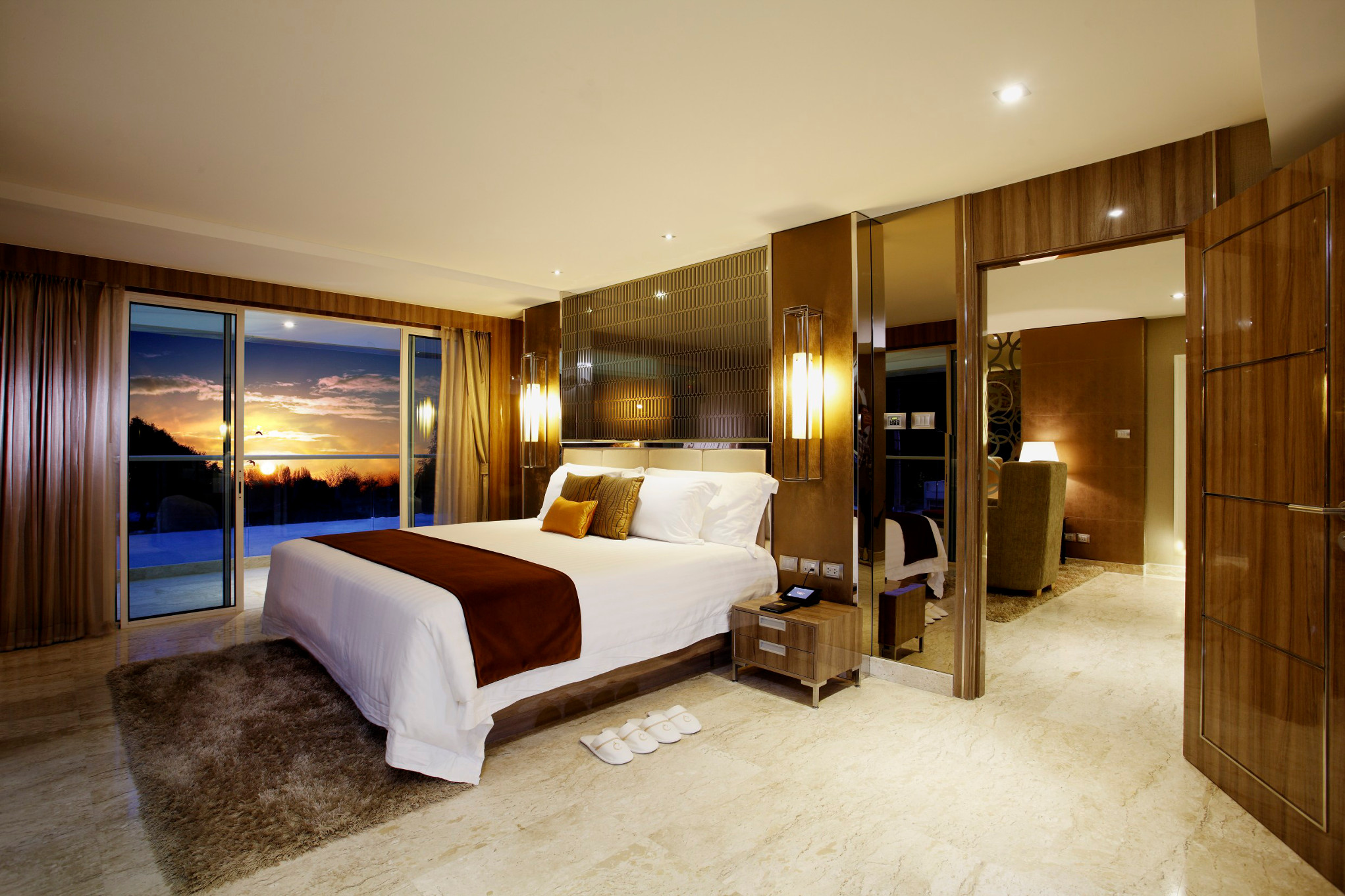 One bedroom suite. Центара Гранд Паттайя 5. Центара Гранд отель Пратамнак. Centara Grand Phratamnak Resort Pattaya.